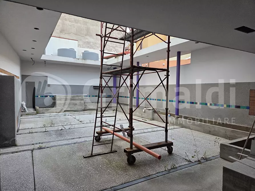 Immagine 6 di Negozio in affitto  in Via Lago Grande Ganzirri a Messina