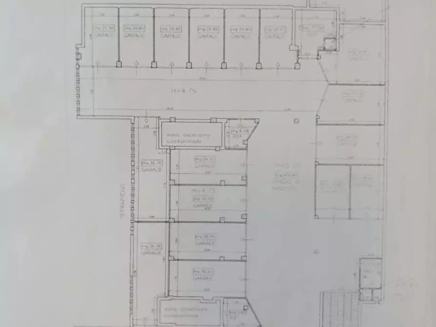 Immagine 2 di Box auto in vendita  in Viale tica, 6 a Siracusa
