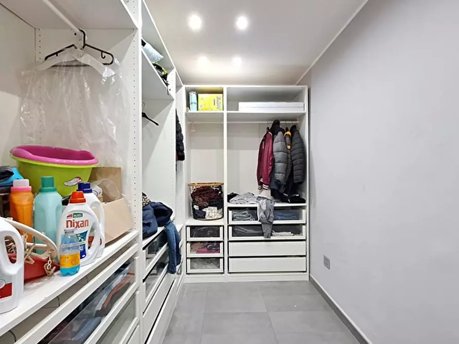 Immagine 14 di Appartamento in vendita  in Via Bartolomeo Chioccarelli a Napoli