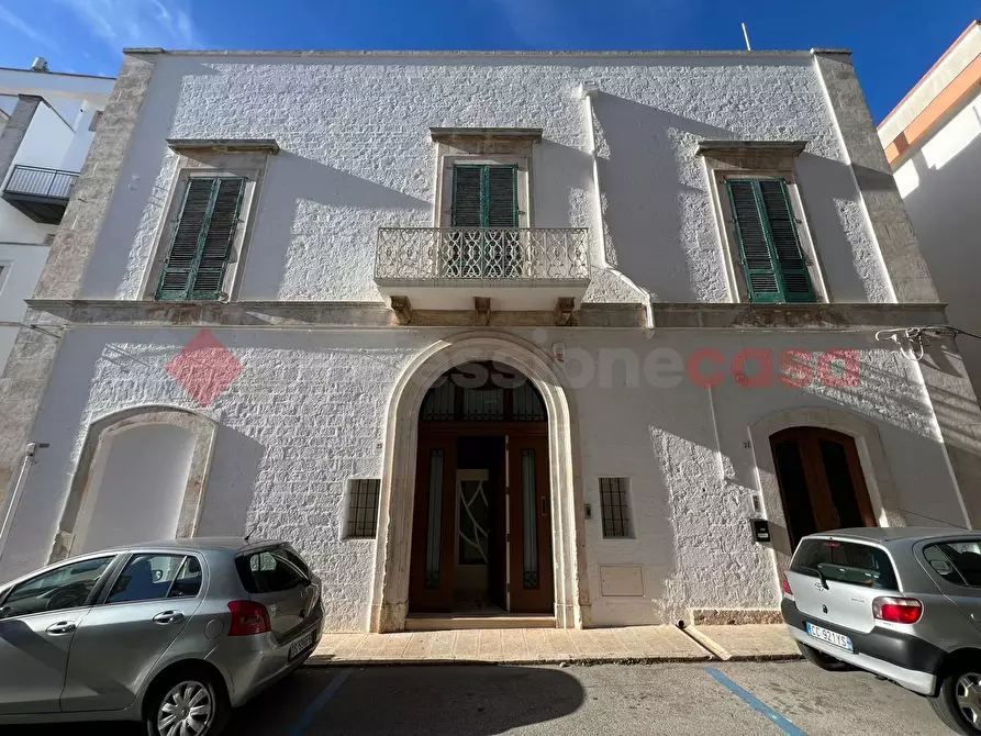 Immagine 1 di Casa indipendente in vendita  in Piazza Re Ferdinando IV di Borbone, 22 a Alberobello