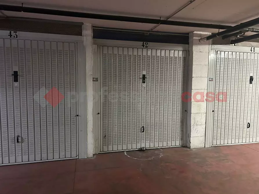 Immagine 2 di Box auto in vendita  in Via Luigi Gastinelli a Roma