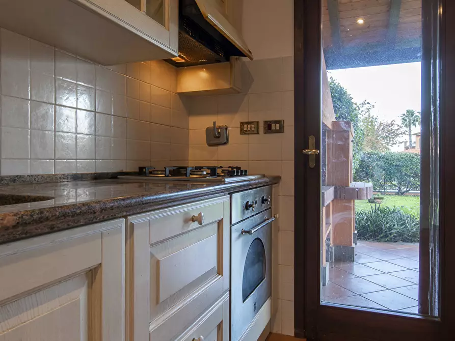 Immagine 8 di Casa quadrifamiliare in vendita  in Via Ermanno Wolf Ferrari, 169 a Roma