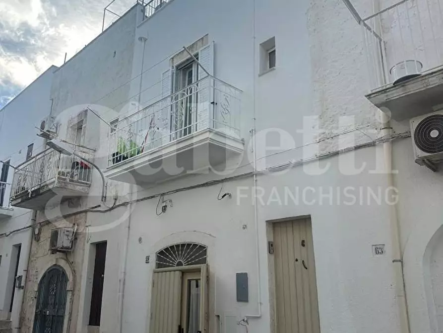 Immagine 1 di Casa indipendente in vendita  in Via Giacomo Leopardi a Ostuni
