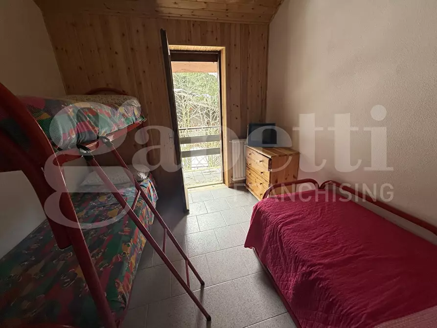 Immagine 11 di Villetta a schiera in vendita  in Via VILLAGGIO CUTURA, 1 a Taverna