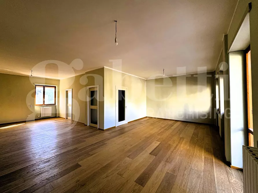 Immagine 8 di Appartamento in vendita  in Piazza Montale, 3 a Lecce