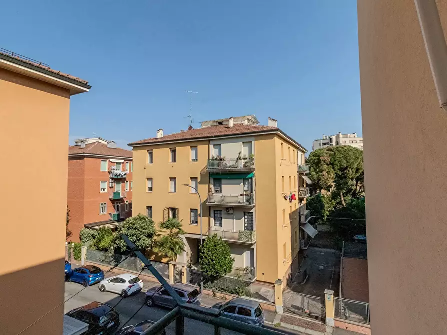 Immagine 25 di Appartamento in vendita  in Via Lazio, 5 a Bologna