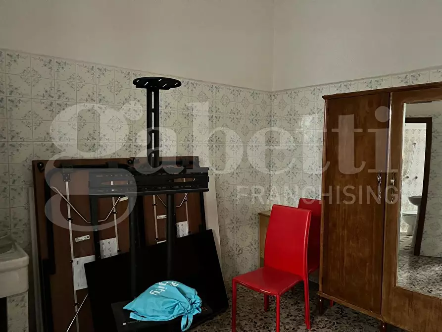 Immagine 19 di Palazzo in vendita  in Via CATULLO, 3 a Grottaglie