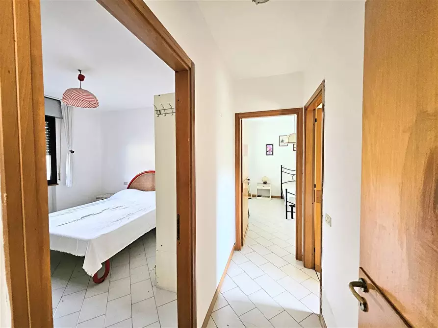 Immagine 11 di Appartamento in vendita  in Via RONCHI, 48 a Massa