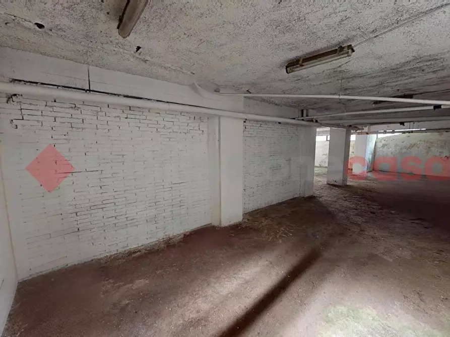 Immagine 16 di Box auto in vendita  in Via dei Castiglioni a Roma