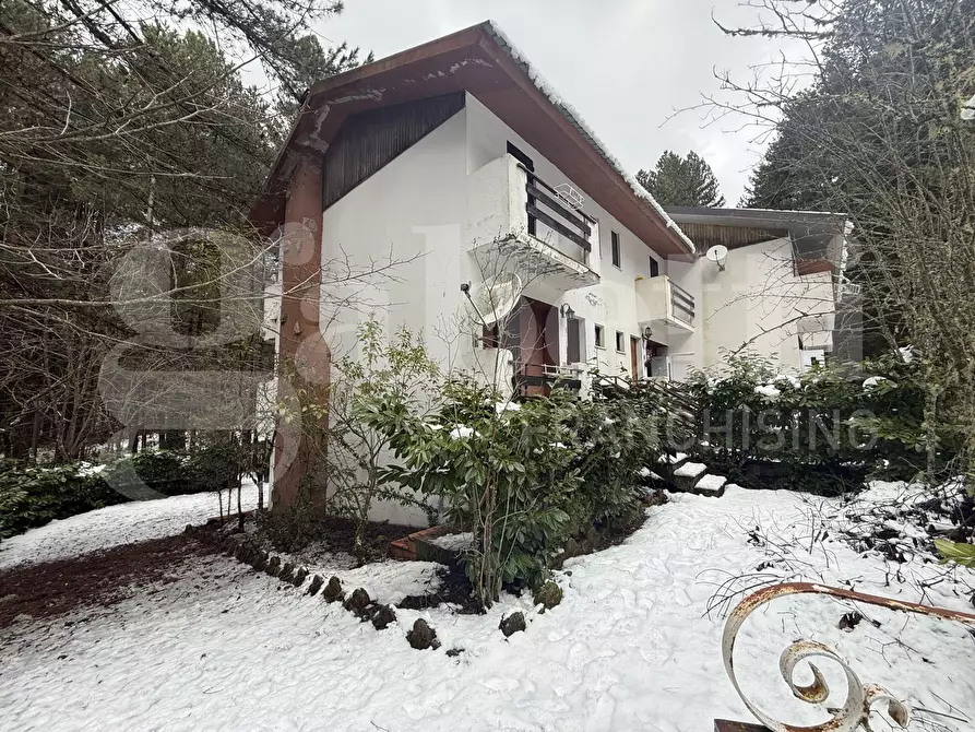 Immagine 3 di Villetta a schiera in vendita  in Via VILLAGGIO CUTURA, 1 a Taverna