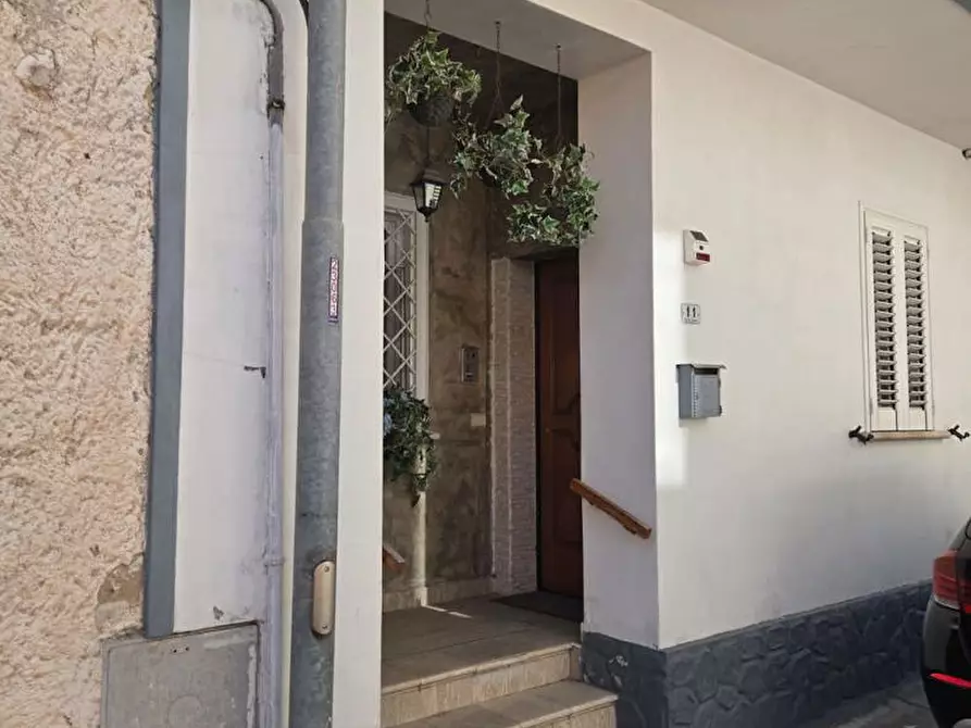 Immagine 2 di Casa indipendente in vendita  in Via Lauro, Snc a Mondragone