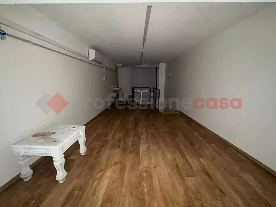 Immagine 10 di Negozio in affitto  in Viale DUSE a Firenze