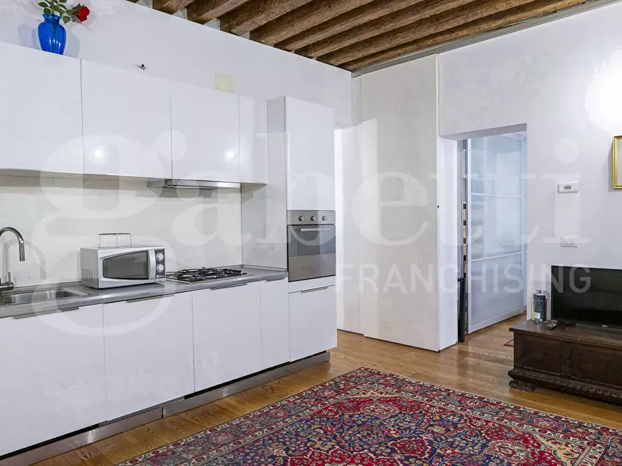 Immagine 3 di Appartamento in vendita  in Strada Nova, . a Venezia