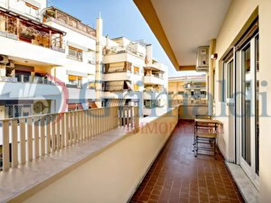 Immagine 7 di Appartamento in vendita  in Via dei Prati Fiscali a Roma