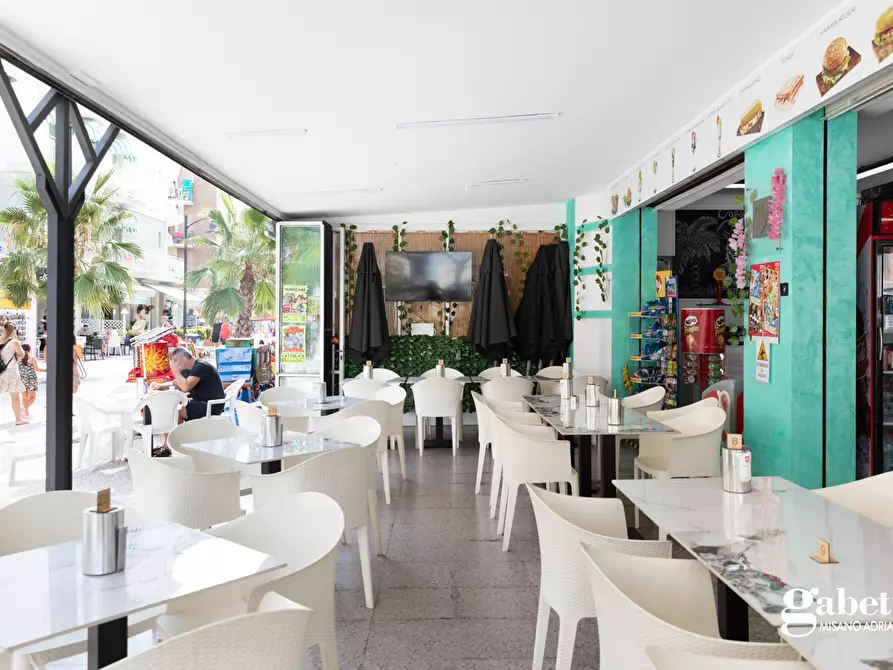 Immagine 11 di Bar / Ristorante in vendita  in Via Dante a Cattolica