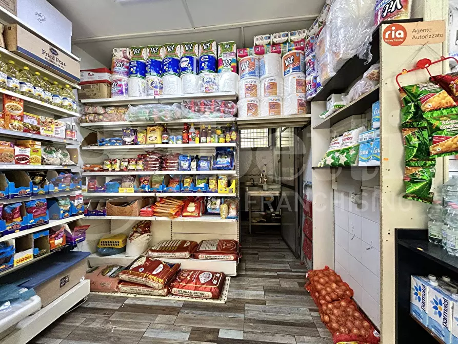 Immagine 15 di Attività commerciale in vendita  in Via Fonte Buono, 13/15 a Roma
