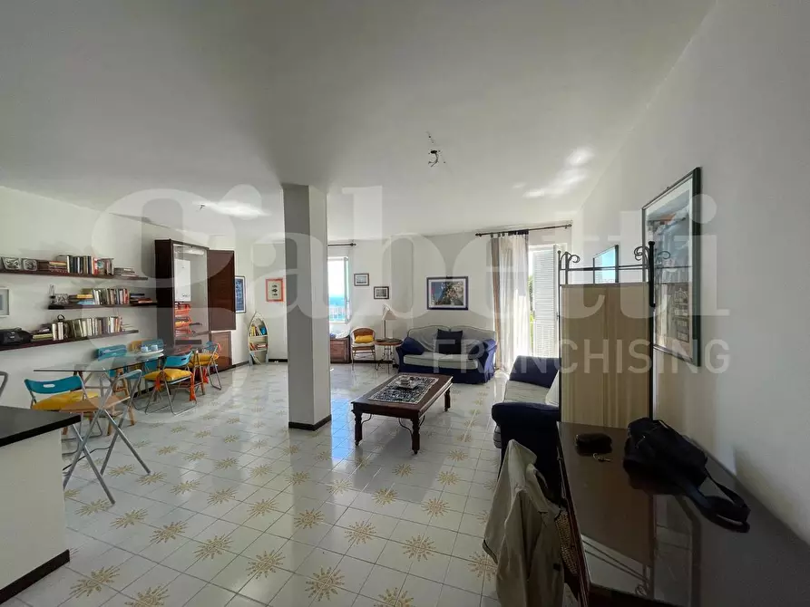 Immagine 2 di Appartamento in vendita  in Via Angioina, 25 a Gaeta