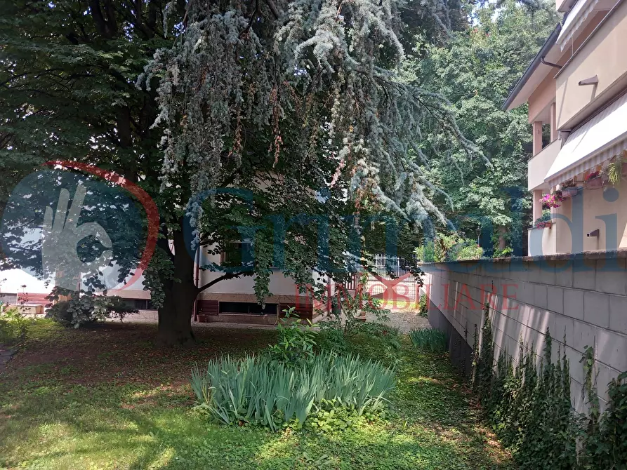 Immagine 21 di Villa in vendita  in Via Dante Alighieri, 15 a Limbiate