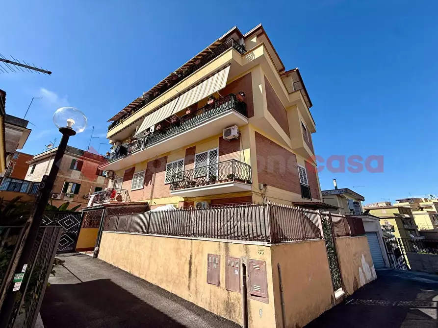 Immagine 1 di Attico in vendita  in Via Vincenzo Sartori, 35 a Roma