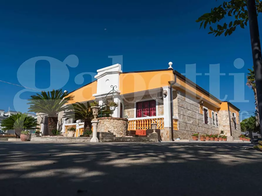 Immagine 1 di Villa in vendita  in Via TRAVERSA EMILIA, 16 a Catanzaro