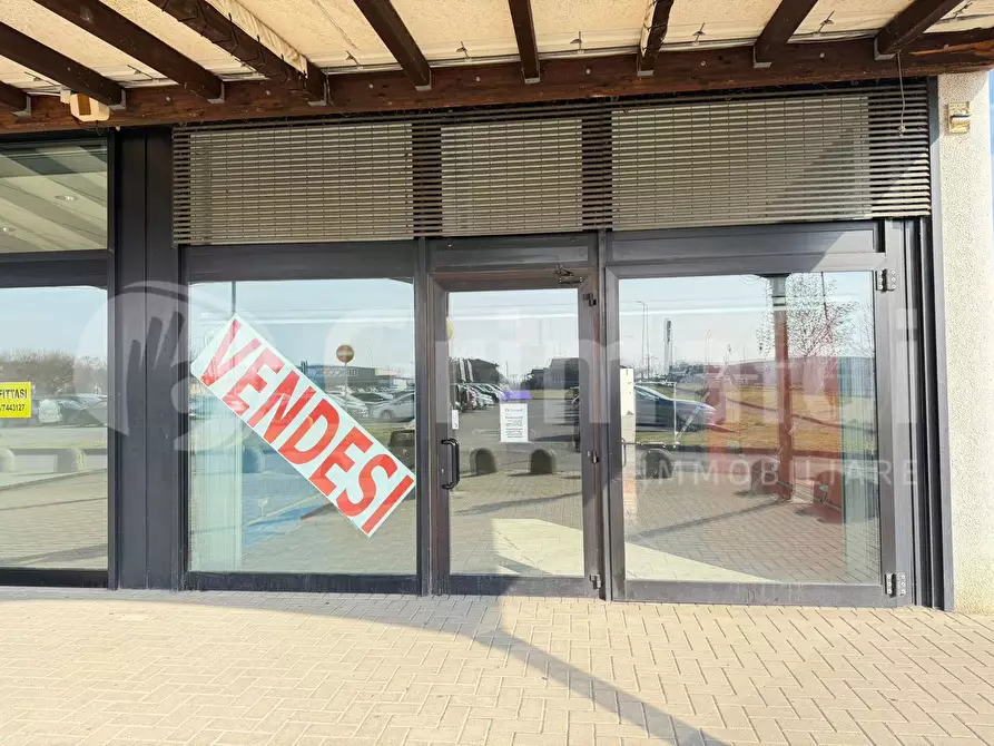 Immagine 4 di Attività commerciale in vendita  in Via Emilia Piacentina, 4 a Castel San Giovanni