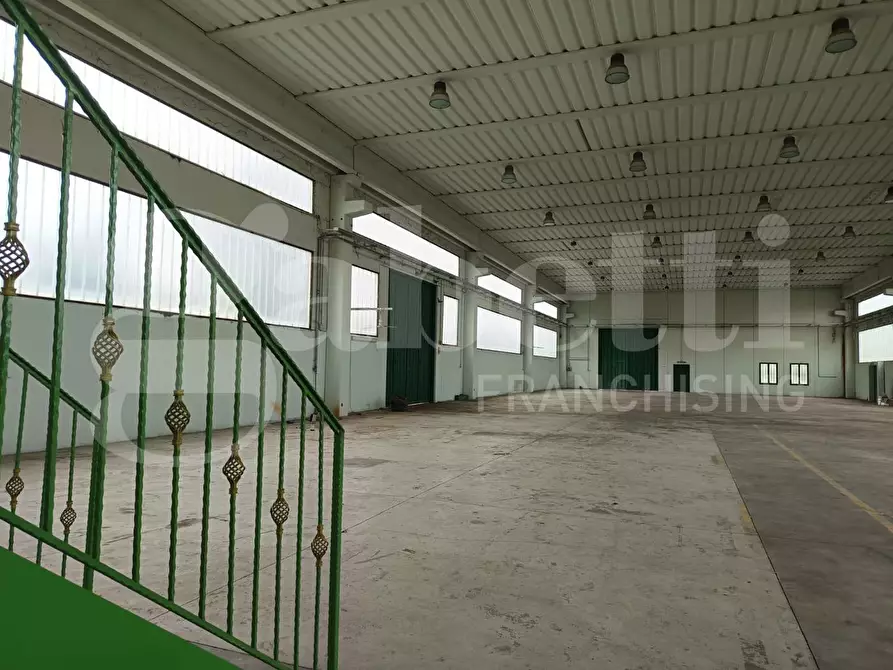 Immagine 12 di Capannone industriale in affitto  in Via Nazionale Calore, snc a Mirabella Eclano