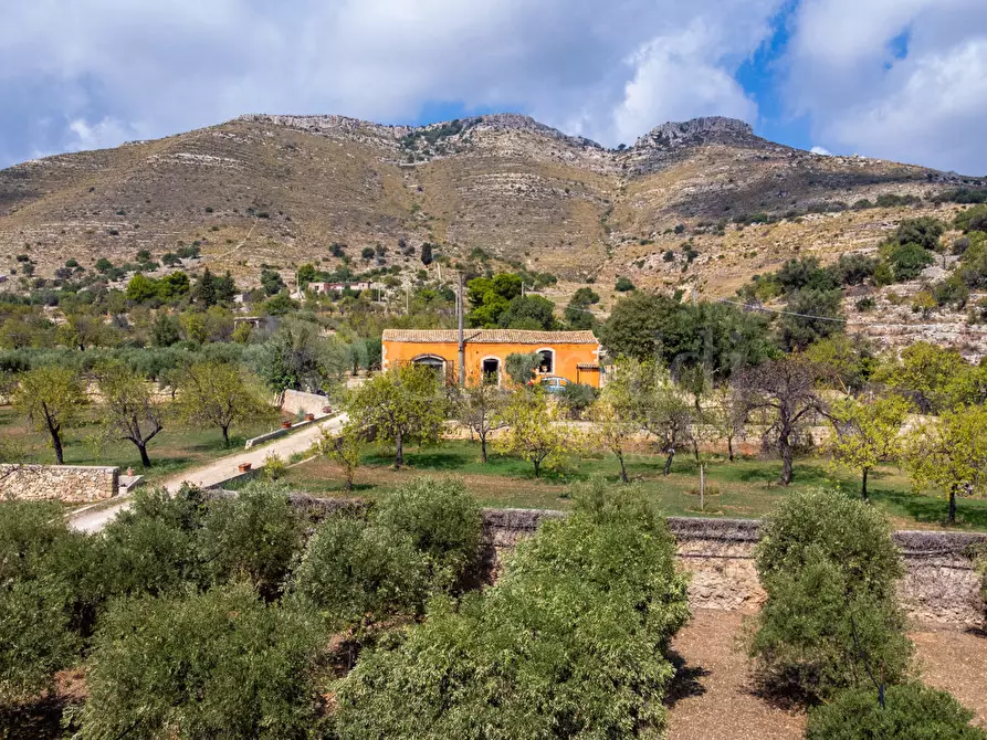 Immagine 2 di Rustico / casale in vendita  in Contrada Rociola a Avola