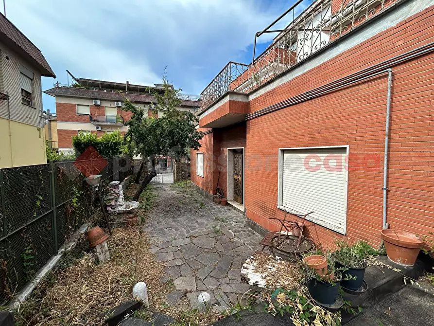 Immagine 13 di Palazzo in vendita  in Via Maltignano a Roma