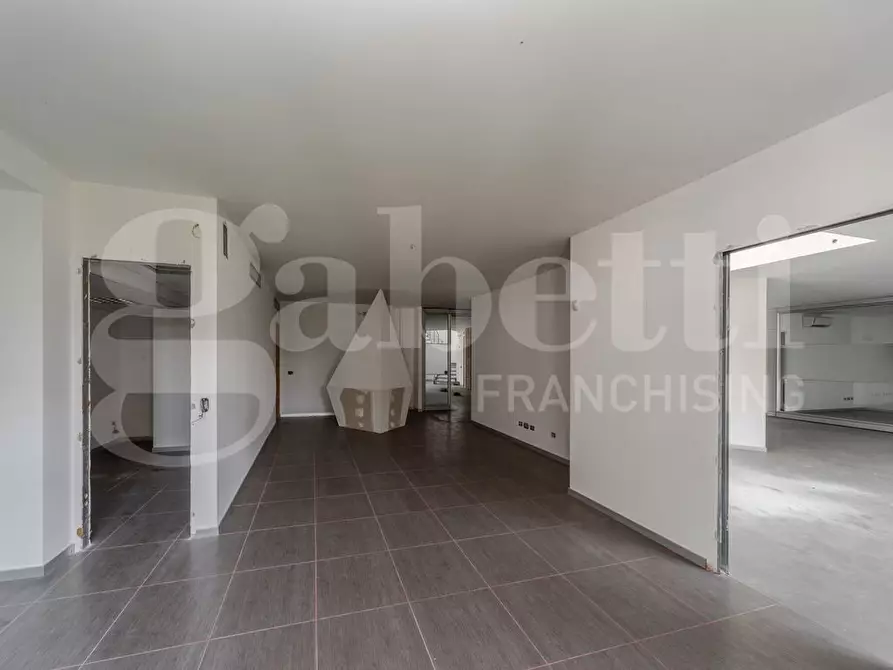 Immagine 38 di Ufficio in vendita  in Via Vezzani, 3 a Bernareggio