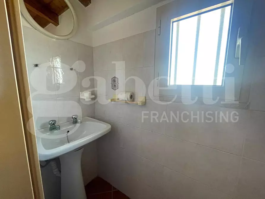 Immagine 19 di Appartamento in vendita  in Via Indipendenza, 379 a Gaeta