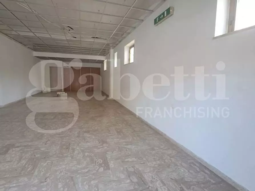 Immagine 4 di Attività commerciale in vendita  in Via delle murene, 17 a Ardea