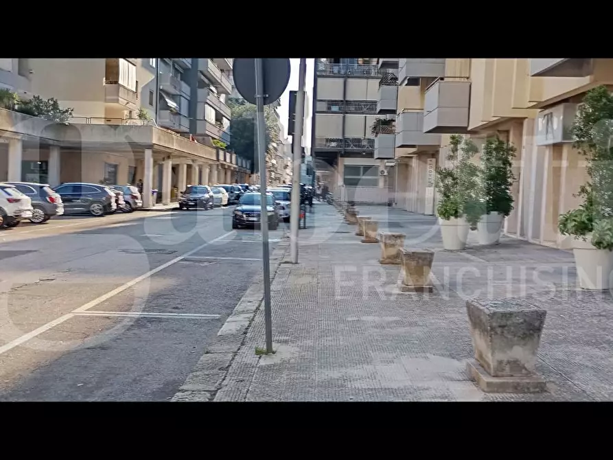 Immagine 1 di Box auto in vendita  in Via Parini, 65 a Lecce