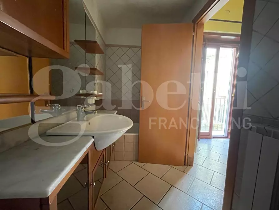 Immagine 13 di Appartamento in vendita  in Vico X Via Indipendenza, s.n.c a Gaeta