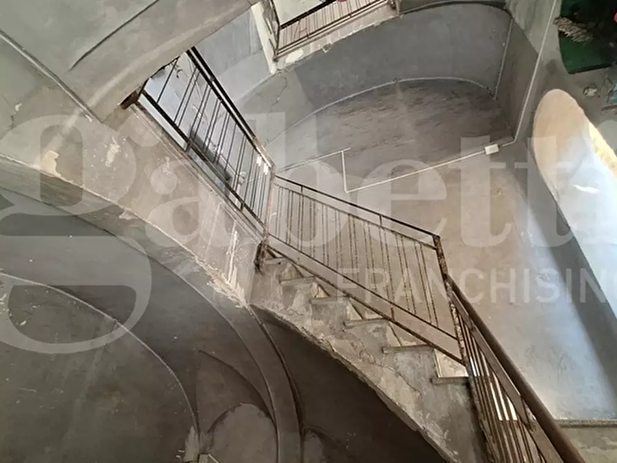 Immagine 4 di Appartamento in vendita  in Vico Pace ai tribunali a Napoli