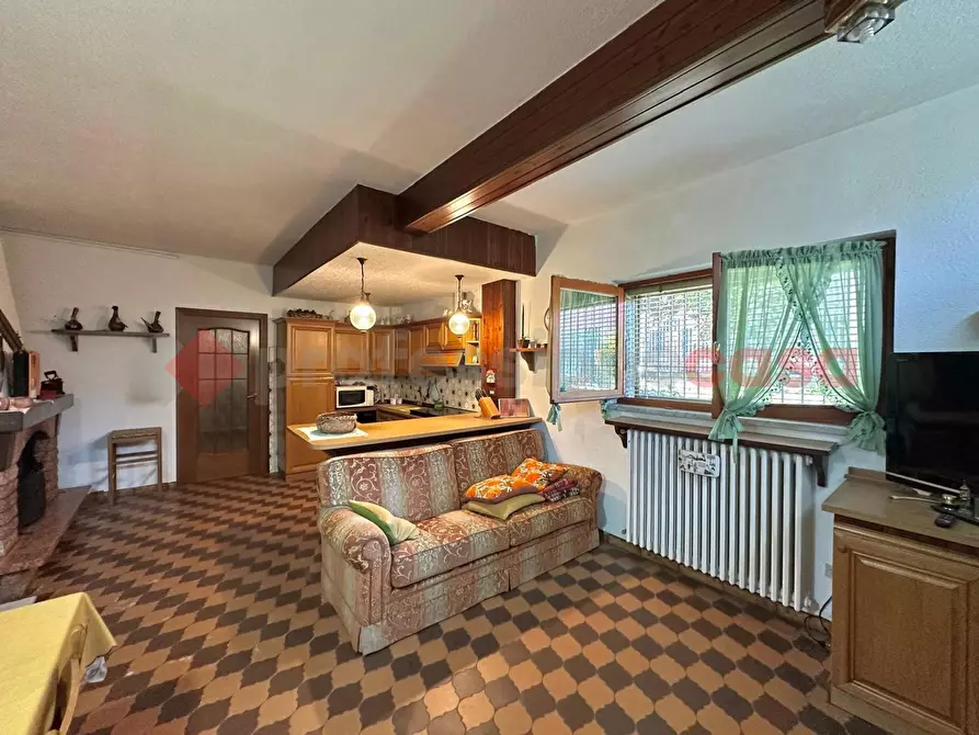 Immagine 48 di Villa in vendita  in Via Delle Robinie a Opera