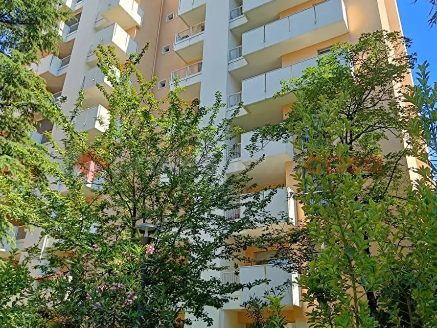 Immagine 2 di Appartamento in vendita  in Via Sporting Mirasole a Opera
