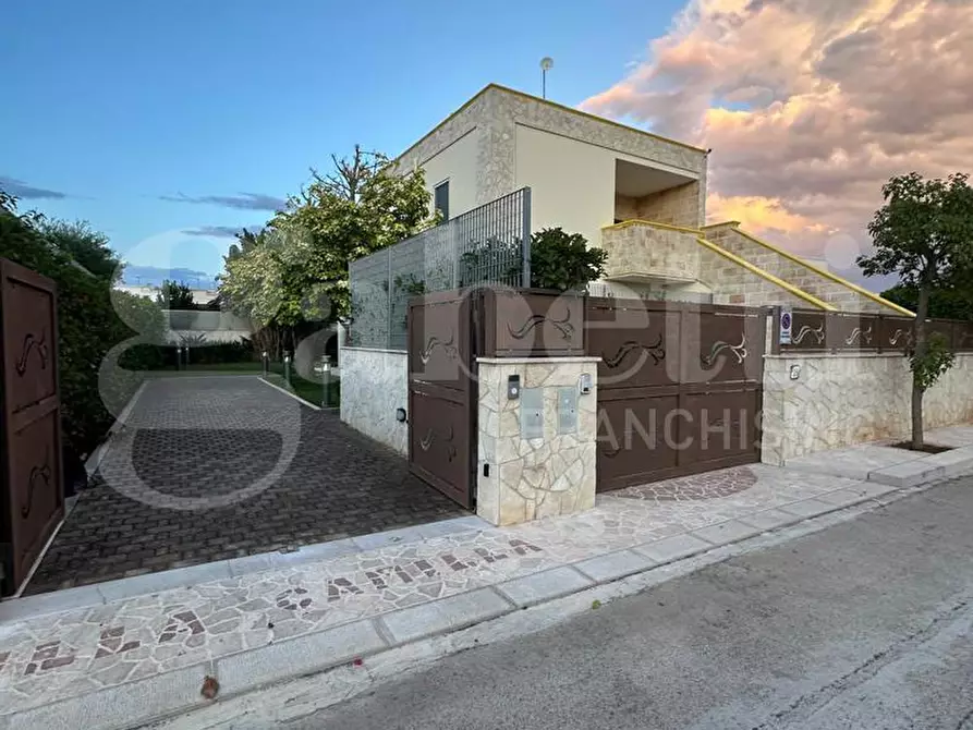 Immagine 31 di Villa in vendita  in Via Lisbona a Carovigno