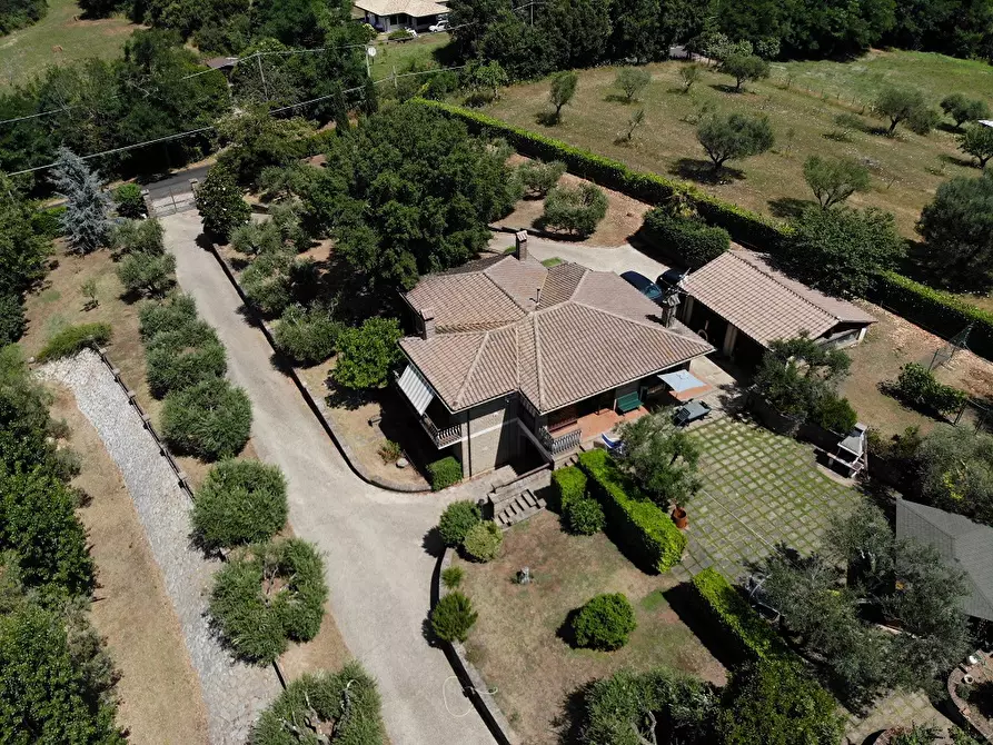 Immagine 7 di Villa in vendita  in Via Canale, 86 a Manziana