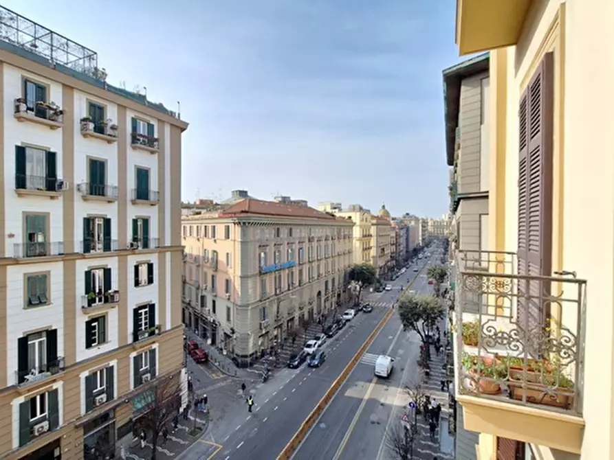 Immagine 29 di Appartamento in vendita  in Corso Umberto I a Napoli