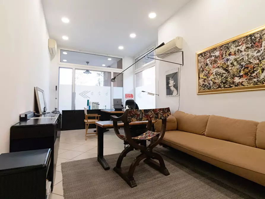 Immagine 9 di Negozio in vendita  in Via della Pietra, 10/A a Bologna