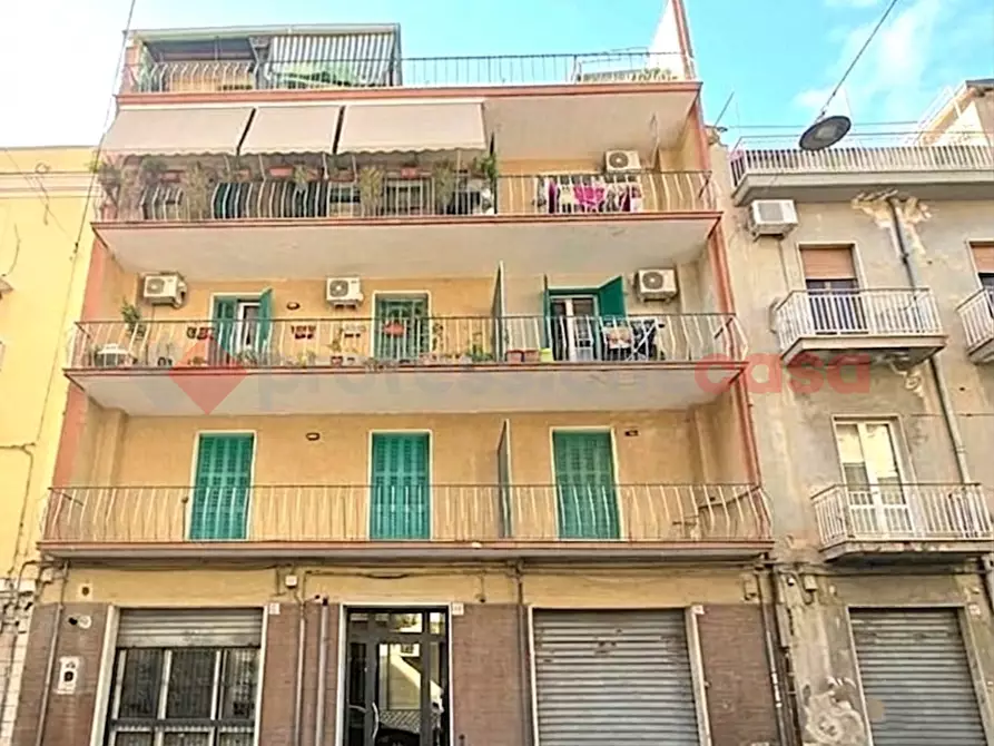 Immagine 1 di Appartamento in vendita  in Via CASTROMEDIANO a Bari