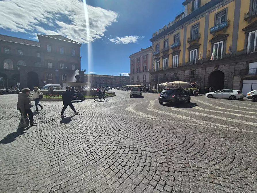 Immagine 12 di Negozio in vendita  in Piazza Trieste e Trento a Napoli