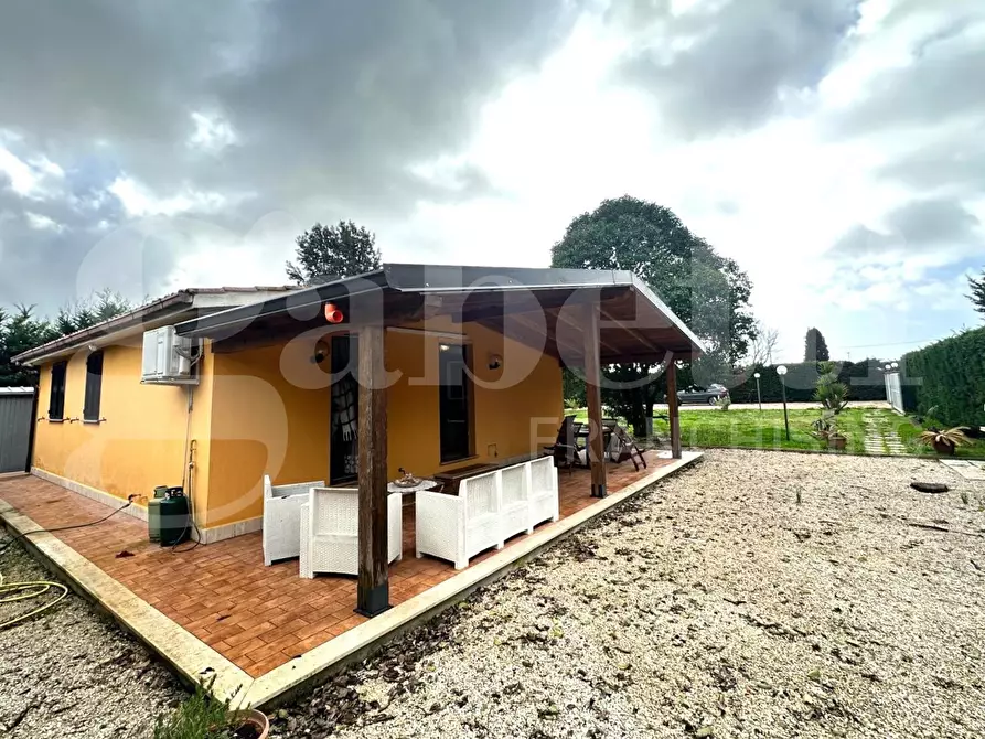 Immagine 2 di Villa in vendita  in Strada Valmontorio, 341 a Latina