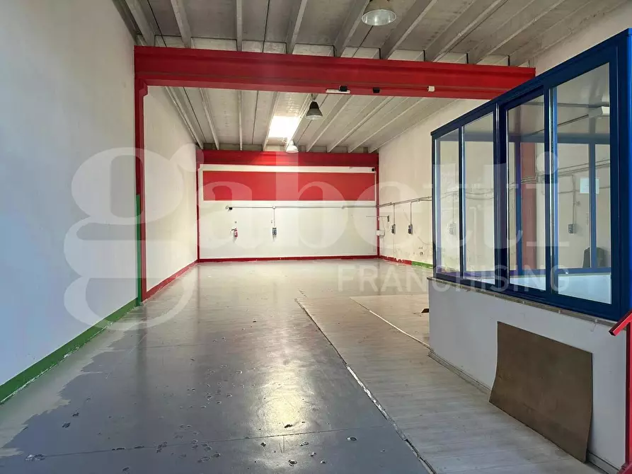 Immagine 5 di Capannone industriale in vendita  in Via Mauro ContÃ² a Bisceglie