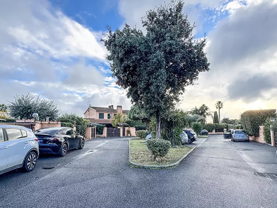 Immagine 35 di Casa quadrifamiliare in vendita  in Via Ermanno Wolf Ferrari, 169 a Roma