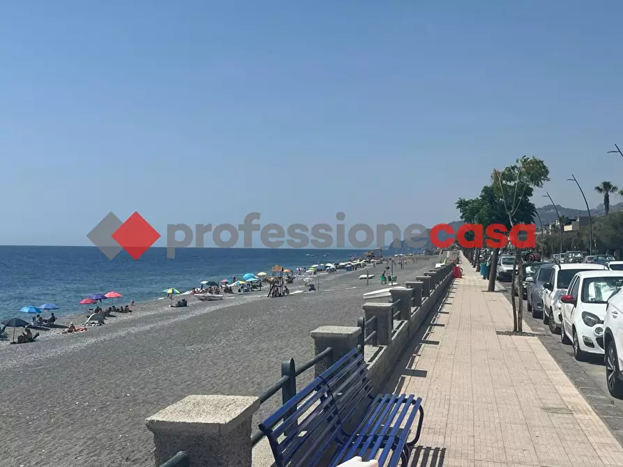 Immagine 2 di Appartamento in vendita  in Via Umberto, 93 a Roccalumera