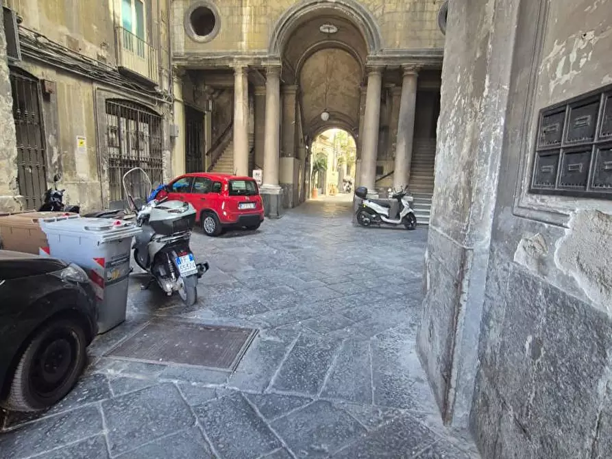 Immagine 13 di Negozio in vendita  in Piazza Trieste e Trento a Napoli
