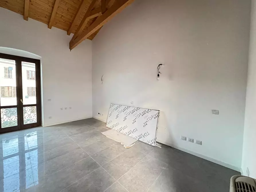 Immagine 4 di Appartamento in vendita  in Piazza Martiri della libertÃ , 35 a Chiari