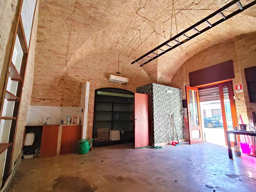 Immagine 3 di Negozio in affitto  in Via FILIPPO D'ALFONSO a San Severo