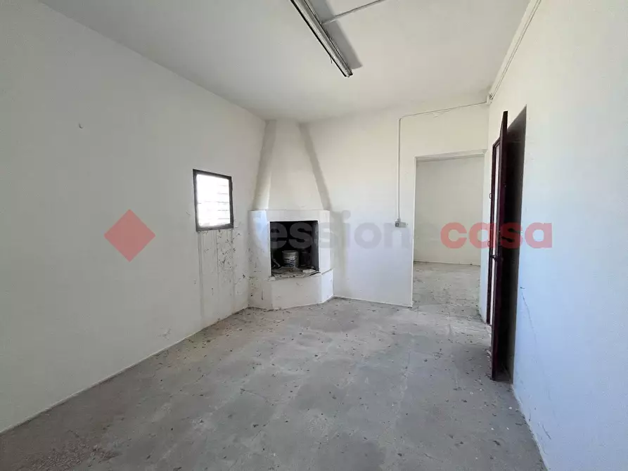 Immagine 5 di Laboratorio in vendita  in Via supersano a Nociglia